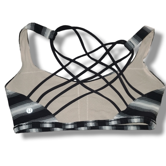 LULULEMON Free To Be Wild Black White Capilano Stripe Sports Bra - Picture 6 of 7